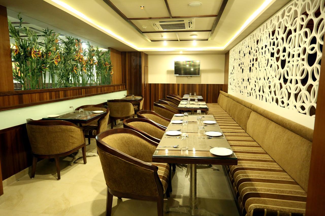 Solitaire Hotell Rāipur Eksteriør bilde