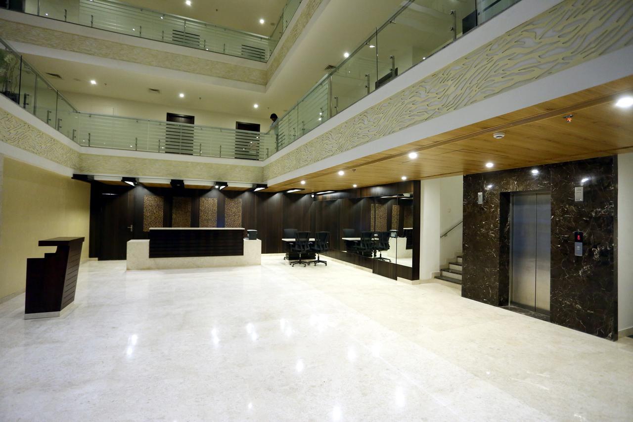 Solitaire Hotell Rāipur Eksteriør bilde