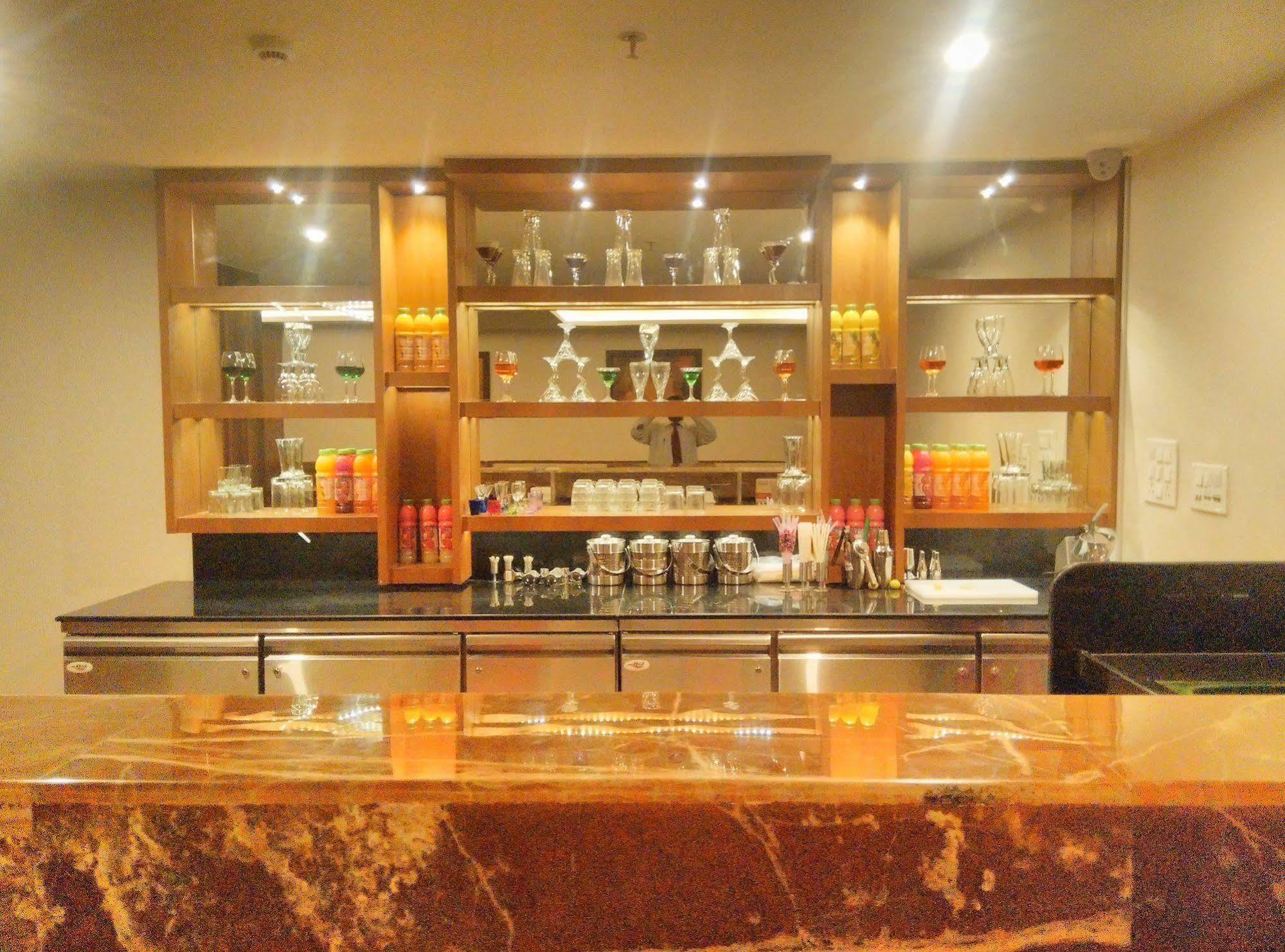 Solitaire Hotell Rāipur Eksteriør bilde